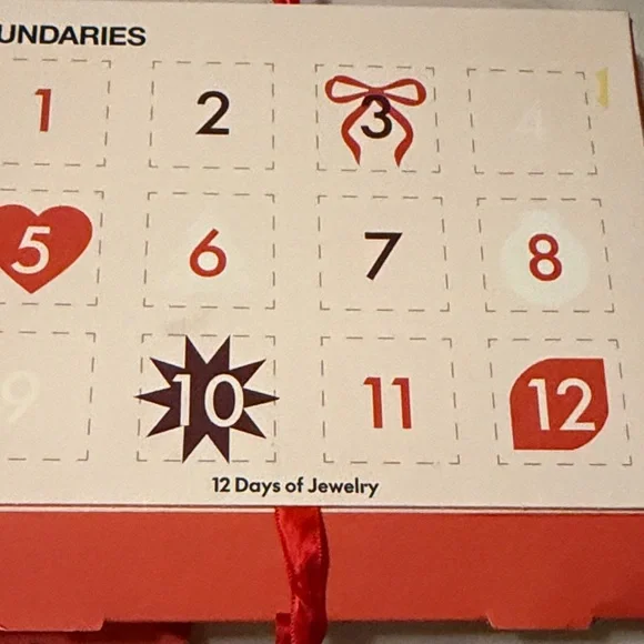 Elegant Silver Jewelry Set - Picture 3 of 3